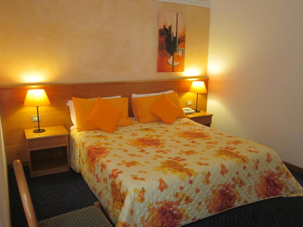 Hotel Marina Torri Del Benaco Værelse billede