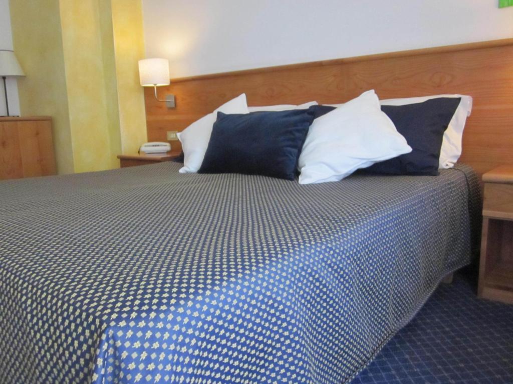 Hotel Marina Torri Del Benaco Værelse billede