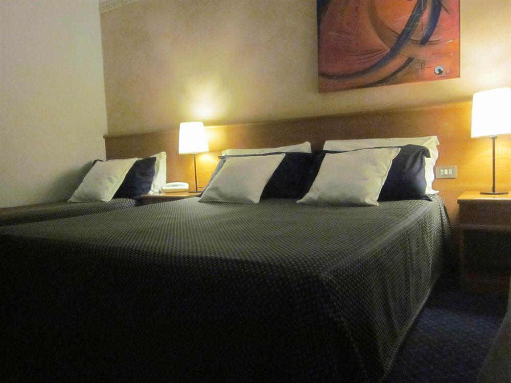 Hotel Marina Torri Del Benaco Eksteriør billede
